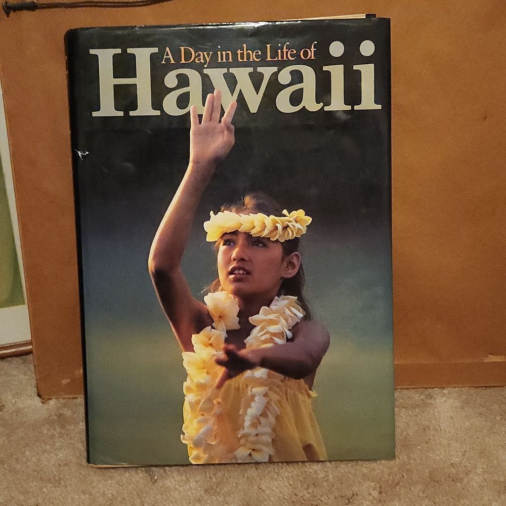 1984 A Day in the Life of Hawaii Harback Book